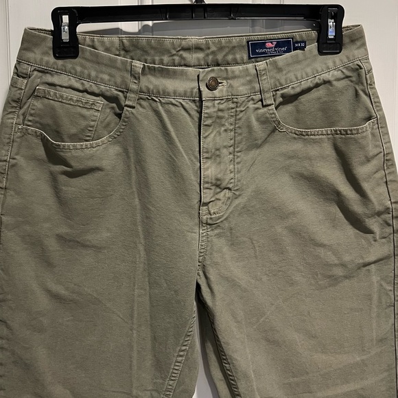 Vineyard Vines men’s pants Size: 34/32 Color: Green - Picture 2 of 4